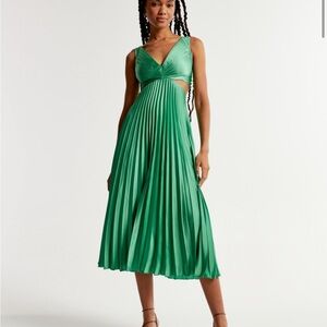 Abercrombie Giselle Pleated Dress